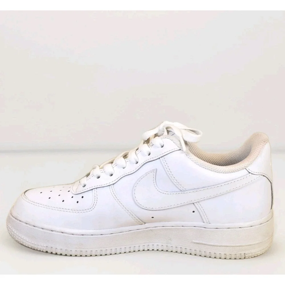 Nike Air‎ Force 1 '07 Low Mens Size 8.5 White Athletic Lifestyle AF1